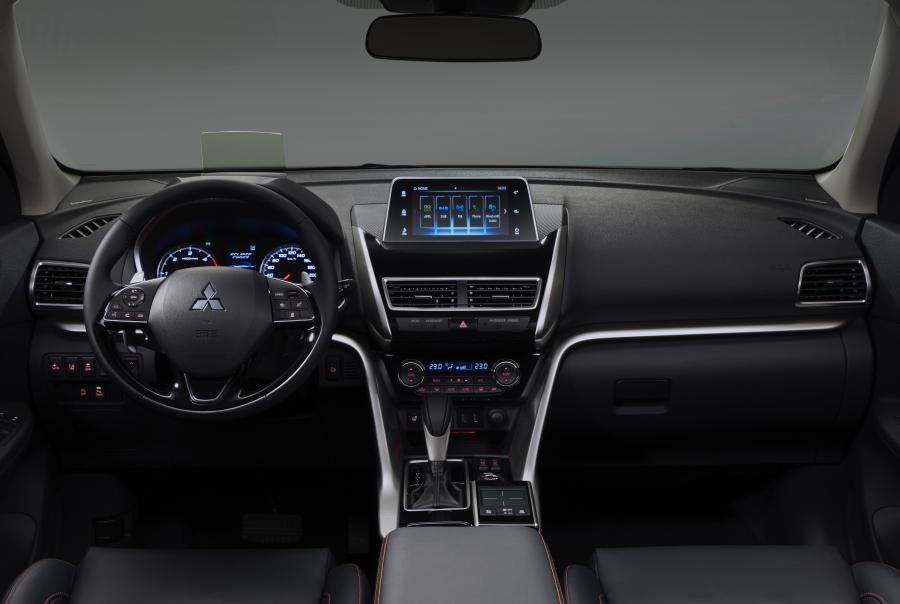 Торпедо Mitsubishi Eclipse Cross 2017 года  (WW) (фото 24 из 73)